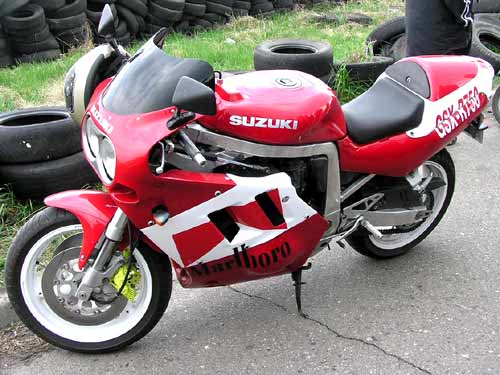 Спортбайк Suzuki