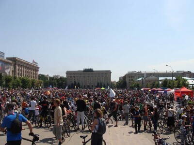 Велодень 2013, Харьков 19.05.13. пл. Свободы.jpg