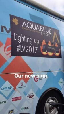 vuelta_aquablue_new_bus.jpg