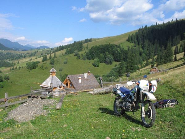 Дземброня. Горбоконик і монастир