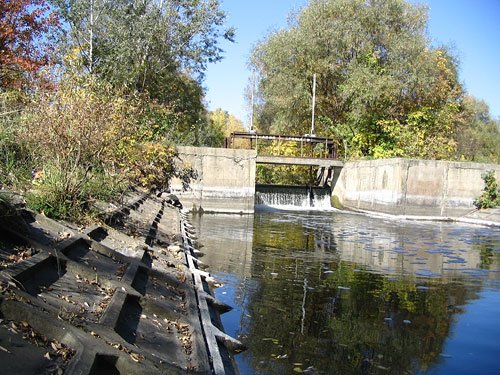 Плотина водозабора на р. Харьков в районе окружной дороги