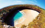 Скрытый пляж на острове Мариета