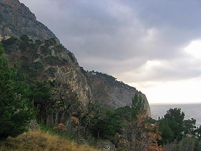 Вид в сторону Айя. Чет затягивает. Ну вот давайте без дождя на НГ, ок?