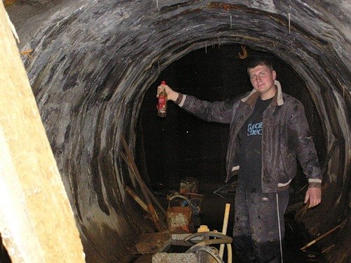 Адский напий Монтеров, Макс дигустирует