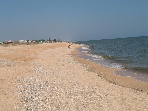 Пляж за селом Стрелковое